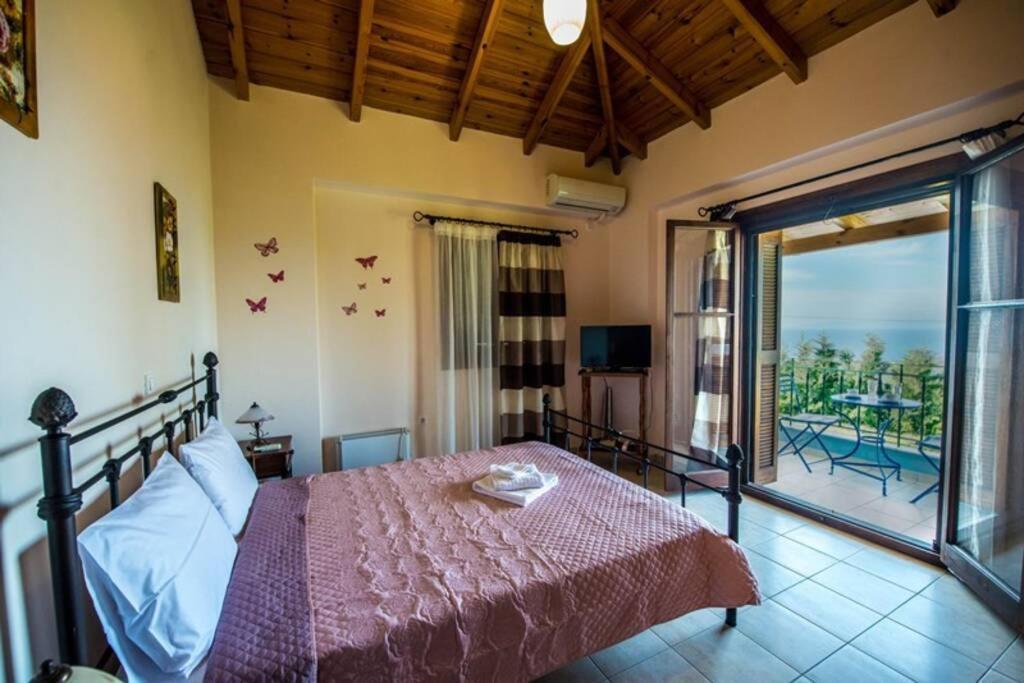 Kelly'S Villa In Stoupa Neokhorion  Exterior photo